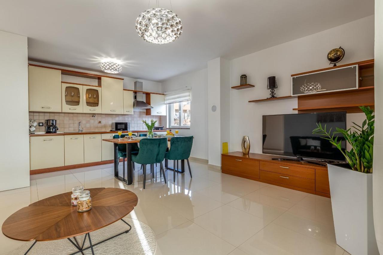 Elegant Two Bedroom Apartment Ζαντάρ Εξωτερικό φωτογραφία